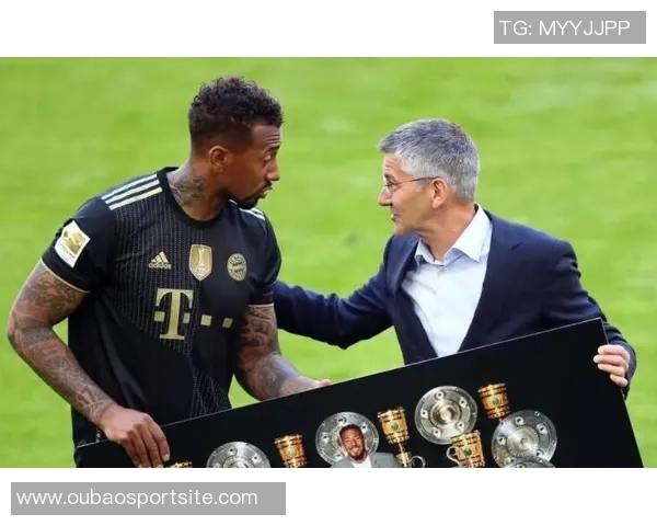 博阿滕获得B级教练执照在巴萨基地与弗里克团队共同学习